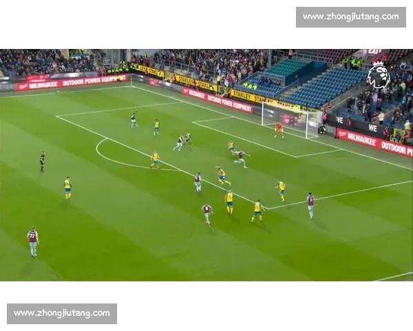 苏州古城墙变身足球直播舞台:40 万古砖见证古今赛事交融