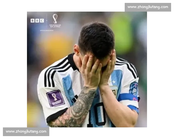 梅西读秒吊射击中横梁 詹俊盛赞:这就是超能力! 梅西读秒吊射击中横梁 詹俊盛赞:这就是超能力!