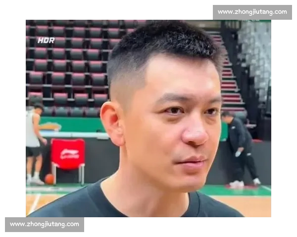 辽宁男篮夏训正式启动！杨鸣治军严苛 + 形象亮眼，弗格离队后内线重建迫在眉睫